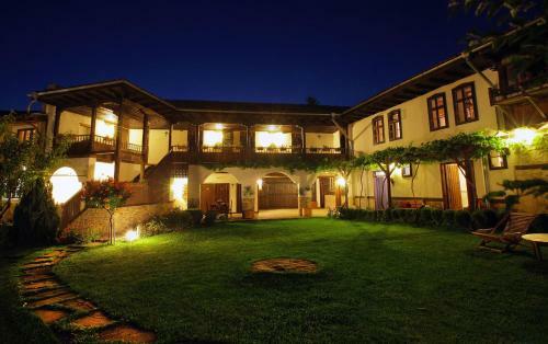 Hostal Osmarski Houses
