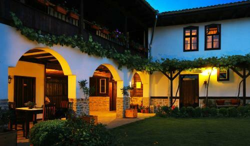 Hostal Osmarski Houses