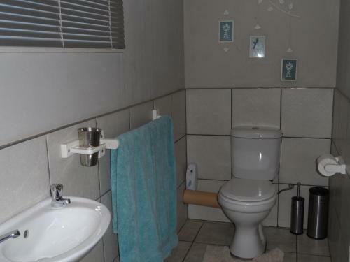 Hostal A Cherry Lane Self Catering And B&B