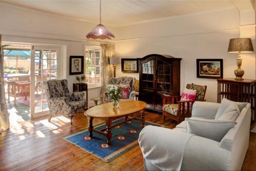 Outeniqua Travel Lodge
