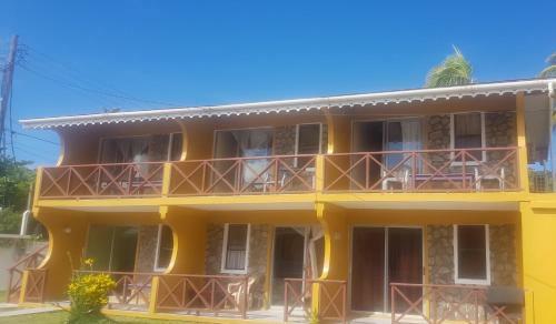 Kings Landing Hotel