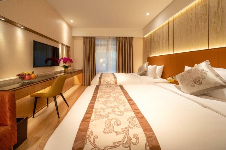 Hotel Golden Dragon