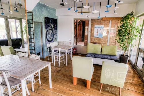 Arkabarka Floating Hostel