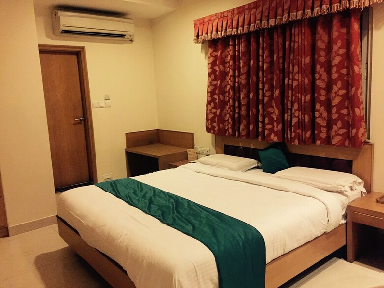 Hotel The Vinayak