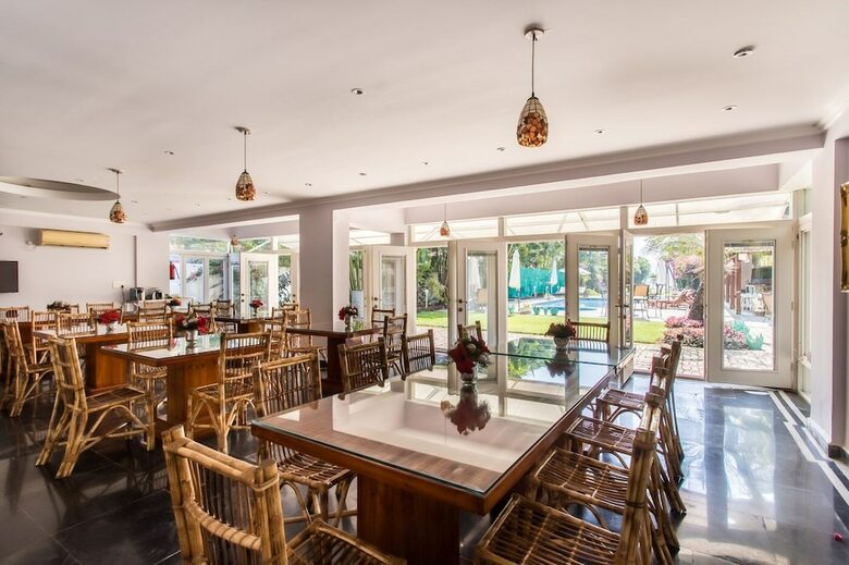 Hotel Safira River Front Resort