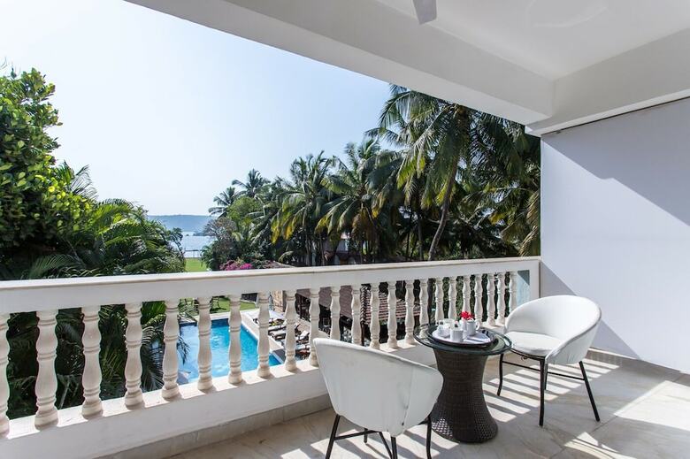 Hotel Safira River Front Resort