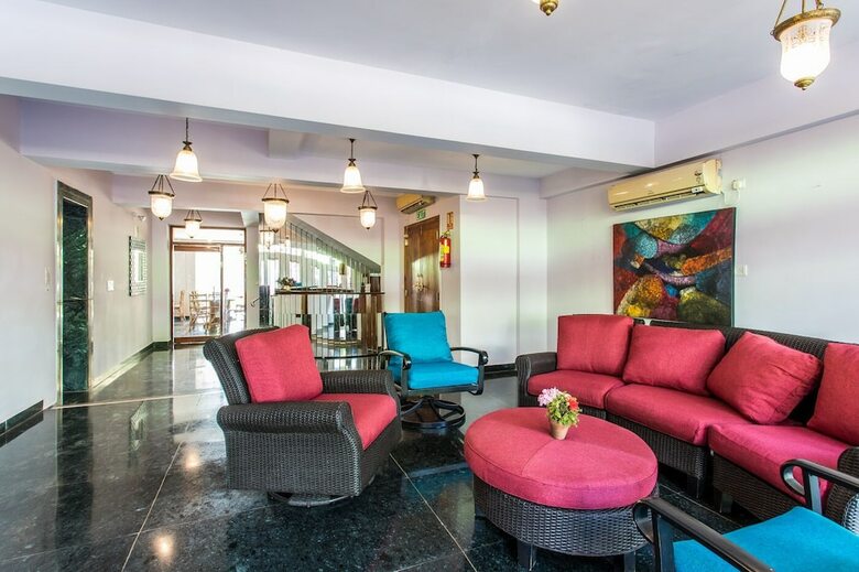 Hotel Safira River Front Resort