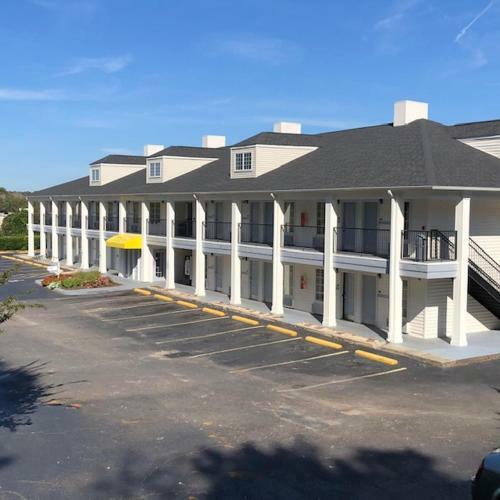 Motel Baymont Inn & Suites - Orangeburg