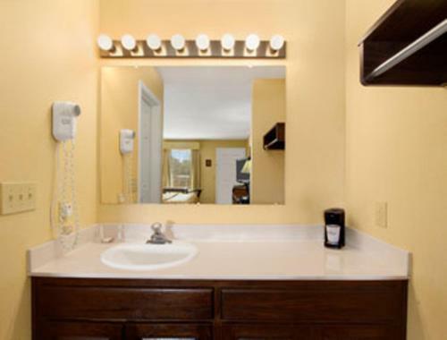 Motel Baymont Inn & Suites - Orangeburg