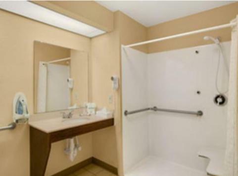 Motel Baymont Inn & Suites - Orangeburg