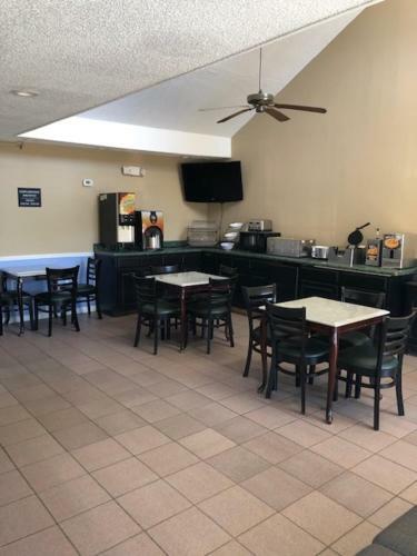 Motel Baymont Inn & Suites - Orangeburg
