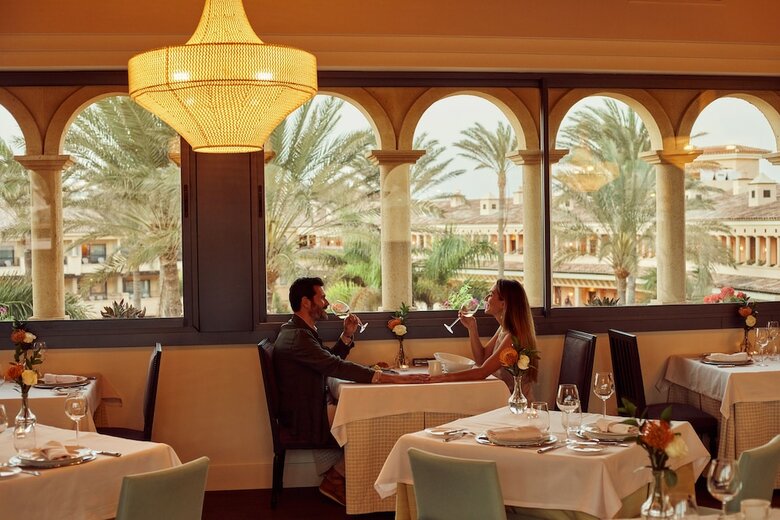 Hotel Secrets Bah�a Real Resort - Adults Only