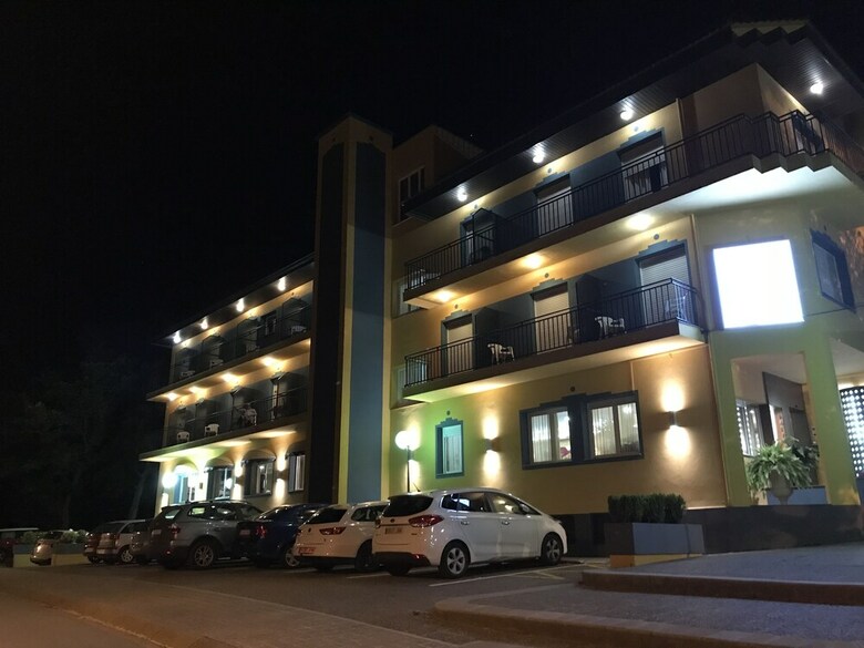 Hotel Hostal Esteba
