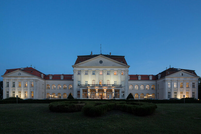 Hotel Schloss Wilhelminenberg