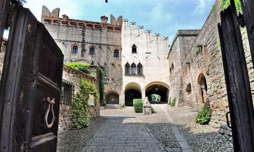 Hostal Castello Di Lispida