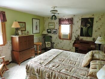 Saratoga Farmstead B&B