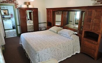 Saratoga Farmstead B&B