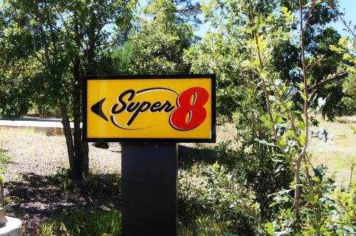 Hotel Super 8 Show Low