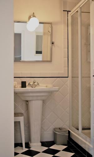 Hostal Piccolo Navy