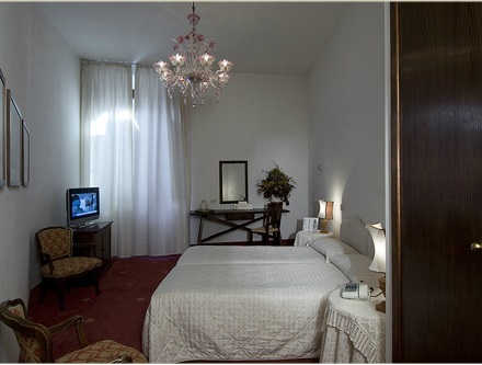 Hotel Columbia