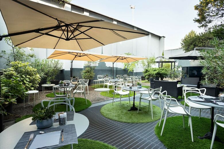 Best Western Plus Executive Hotel And Suites