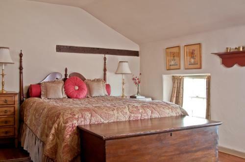 Wayside Inn Bed And Breakfast