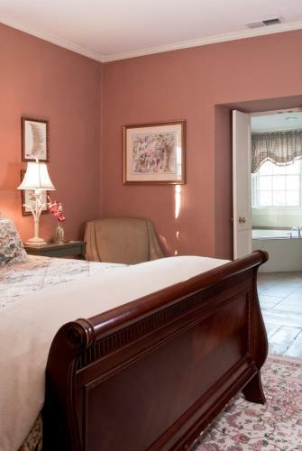Wayside Inn Bed And Breakfast