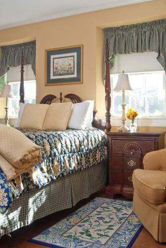 Wayside Inn Bed And Breakfast