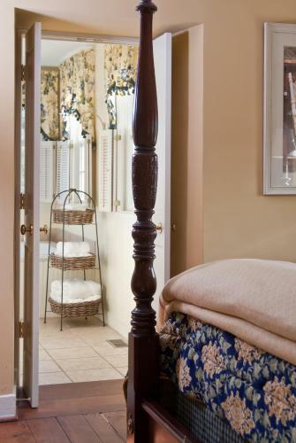 Wayside Inn Bed And Breakfast