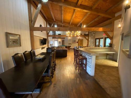 Hotel Flying L Guest Ranch