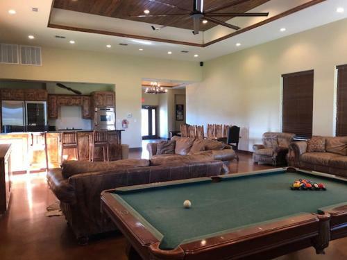 Hotel Flying L Guest Ranch