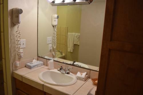 Hotel Flying L Guest Ranch