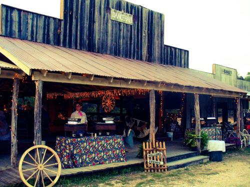 Hotel Flying L Guest Ranch