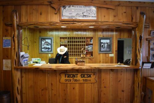 Hotel Flying L Guest Ranch
