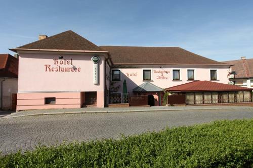 Hotel U Ji?�ho