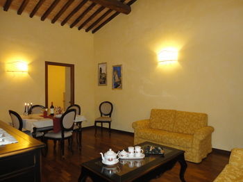 Agroturismo Castello Izzalini Todi Resort