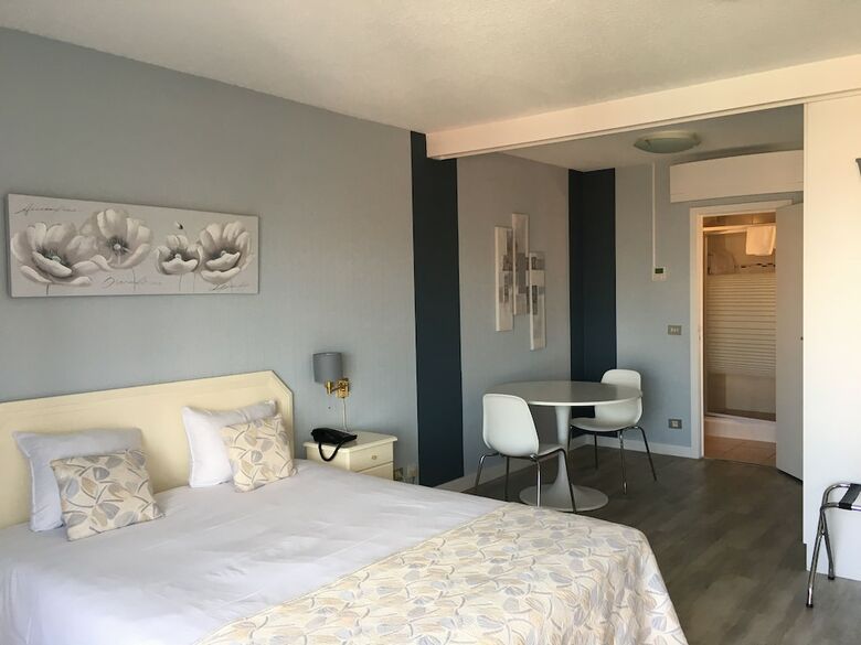 First Euroflat Hotel