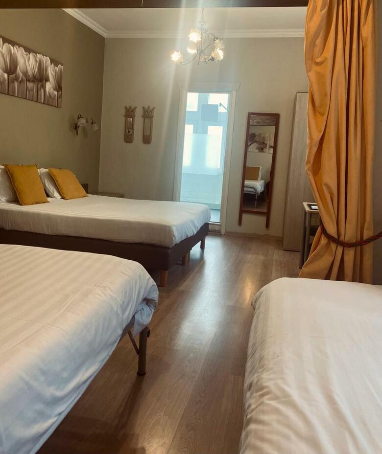 New Hotel De Lives