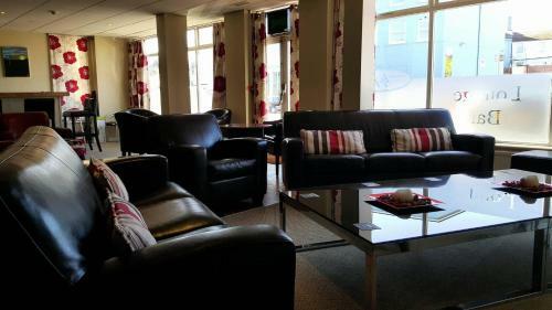 Hostal The Langtry Hotel