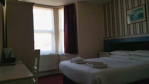 Hostal The Langtry Hotel