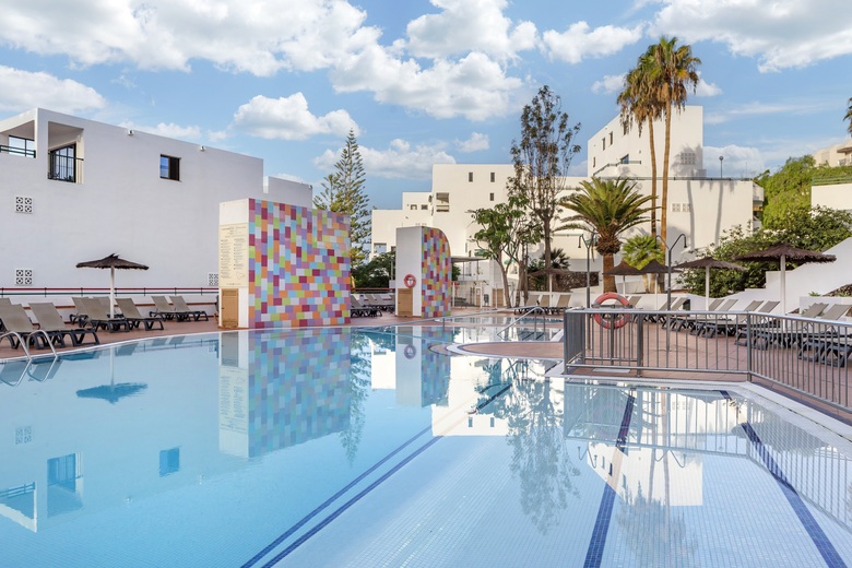 Apartamentos Sunset Bay Club