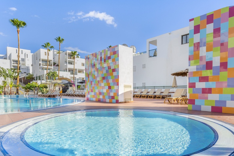 Apartamentos Sunset Bay Club