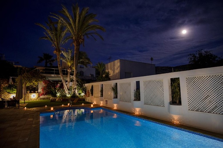 Hostal Mikasa Agua Amarga & Spa