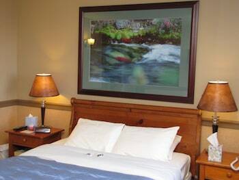 Hotel Copper Whale Inn