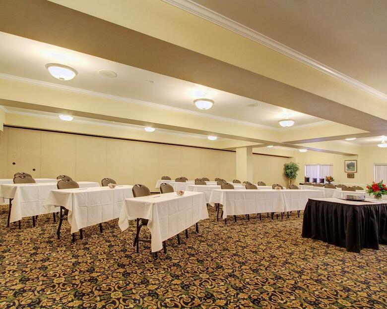 Hotel Clarion Suites Downtown Anchorage
