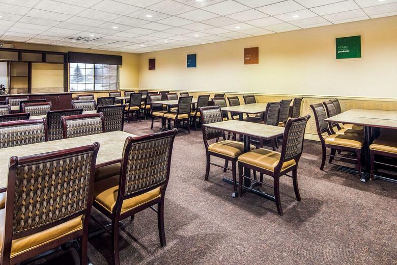 Hotel Clarion Suites Downtown Anchorage