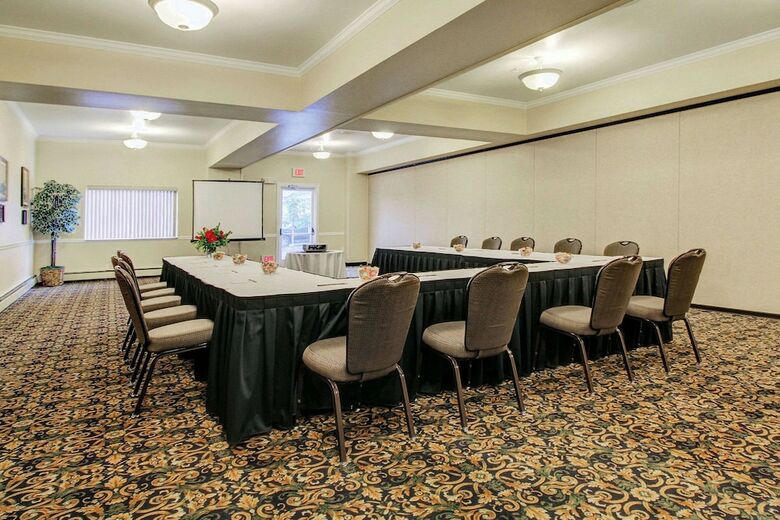 Hotel Clarion Suites Downtown Anchorage