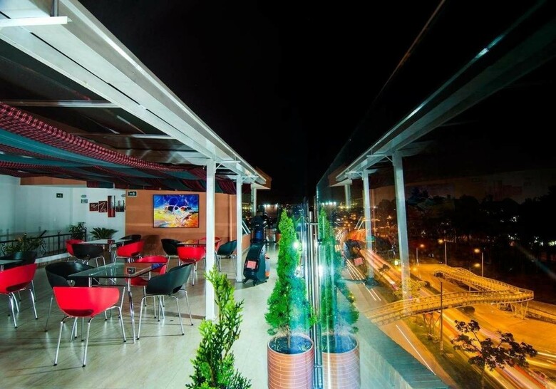 Hotel Parque 63