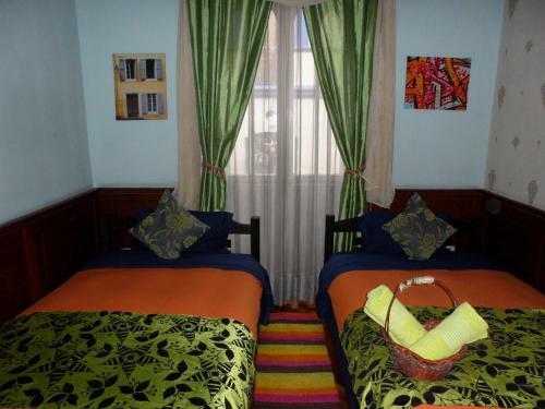 Hostal Zohar Hostel