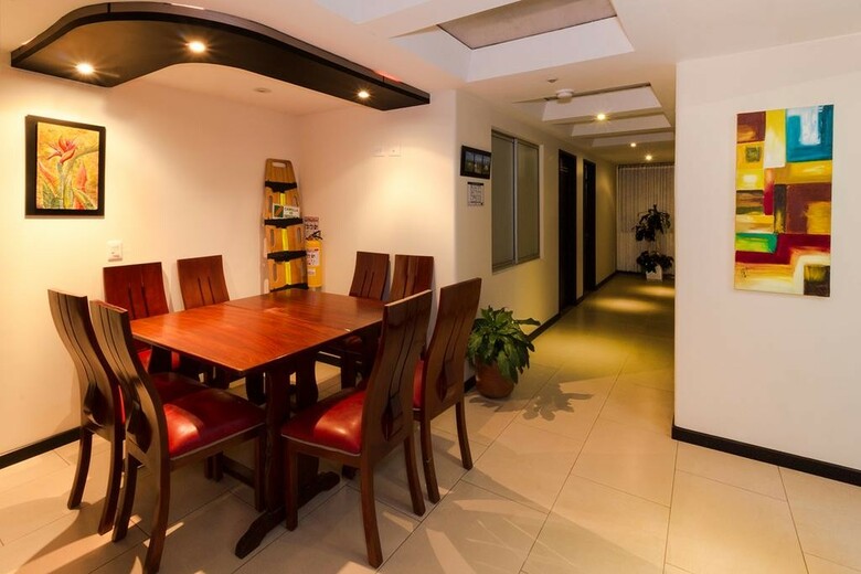Hostal Alojate In Galer�as